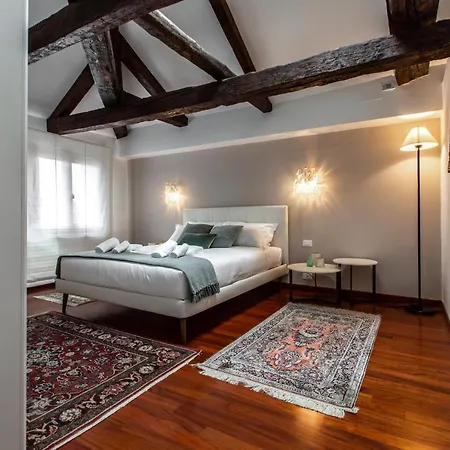San Pantalon Luxury Penthouse R&r شقة