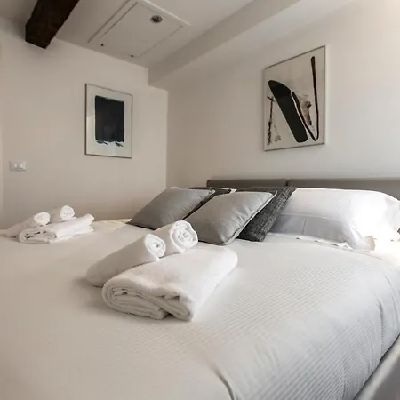 San Pantalon Luxury Penthouse R&r * Wenecja