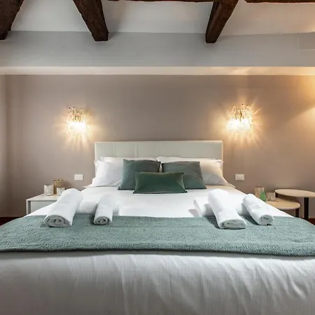 San Pantalon Luxury Penthouse R&r Apartamento Venecia